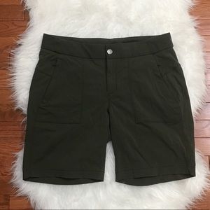 Athleta Green Trekkie Shorts Size 12